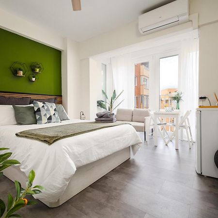 Beach Studio Apartment Playa Malagueta Малага Екстериор снимка