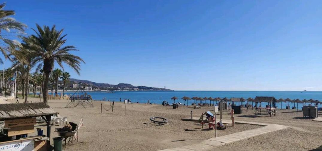 Beach Studio Apartment Playa Malagueta Малага Екстериор снимка